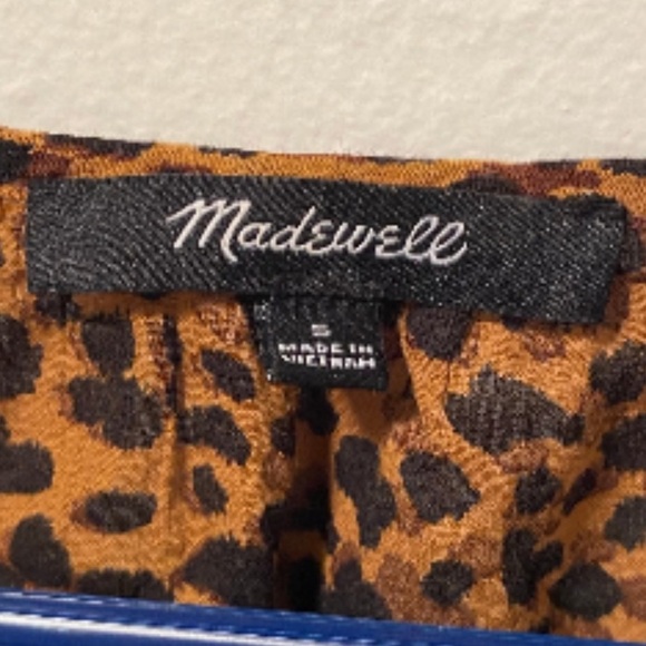 Madewell Animal Print Blouse w Balloon Sleeves - Picture 4 of 8